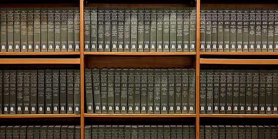 Bücherregal