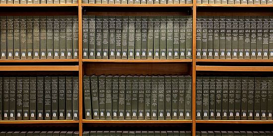 Bücherregal
