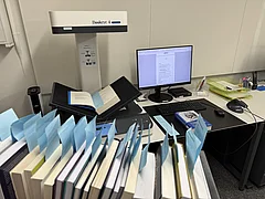 Alle Bücher, deren Inhaltsverzeichnisse noch nicht in anderen Bibliotheken digitalisiert wurden, werden in der UB erfasst.